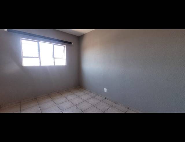 2 BEDROOM APARTMENT FOR SALE IN ALBERTON NORTH